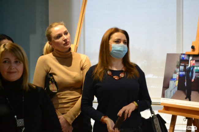 У Луцьку відкрили фотовиставку про «нечоловічі» та «нежіночі» професії. ФОТО