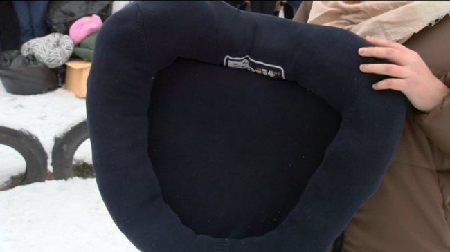 Луцькі школярі принесли власноруч зроблені ковдри для тварин КП «Ласка». ФОТО. ВІДЕО