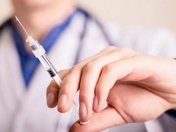 В Україні ввели обов'язкову вакцинацію від Covid-19, але не для усіх