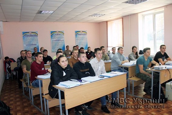 Як відбувається базове навчання майбутньої поліції Луцька. ФОТО