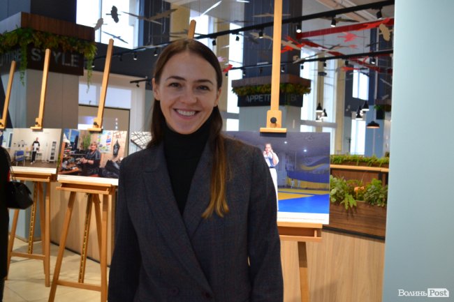 У Луцьку відкрили фотовиставку про «нечоловічі» та «нежіночі» професії. ФОТО