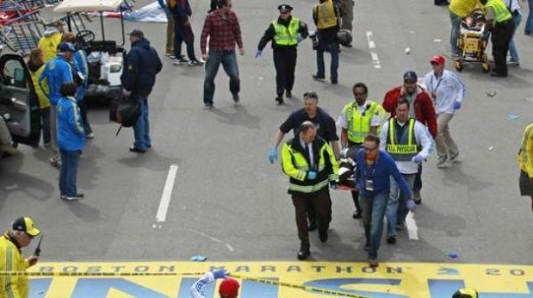 Вибухи в Бостоні: повідомляють про 12 загиблих. ФОТО. ВІДЕО