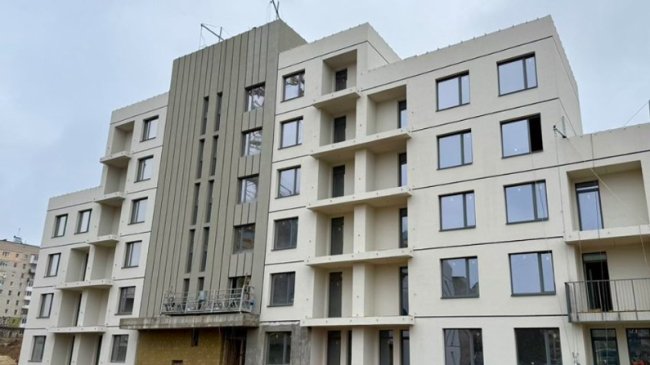 На Волині зводять два будинки для 104 сімей переселенців