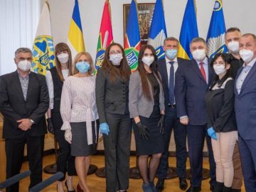 Нагородили двох волинських лікарів, які допомагали італійцям боротись із коронавірусом. ВІДЕО