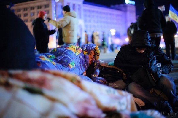 Євромайдан за півгодини до знесення. ФОТО
