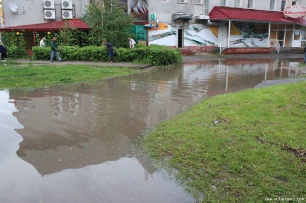 Як «плавав» Луцьк. ФОТО. ВІДЕО