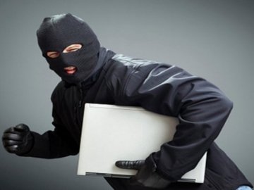 У волинянина під час застілля вкрали ноутбук