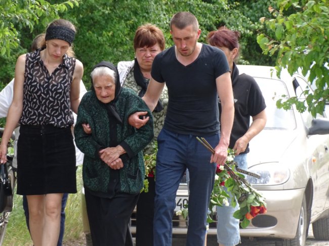 Служив разом іх сином: на Волині попрощалися із Героєм Сергієм Карпуком