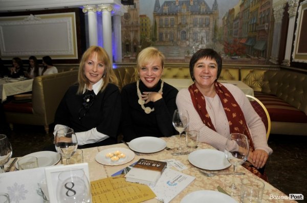 «Зима. Кохання. Новий Рік»: поетичний вечір з присмаком моди в Луцьку