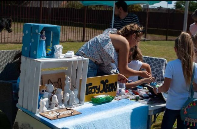Вчителька з села під Луцьком створює шедеври із цвяхів та ниток. ФОТО