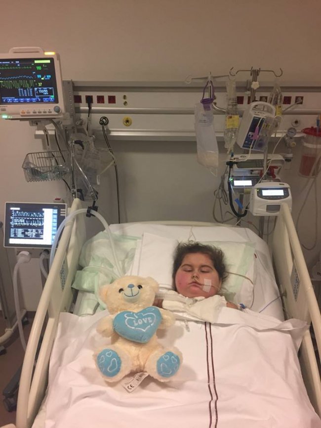 Дівчинка з Волині продовжує боротьбу за життя