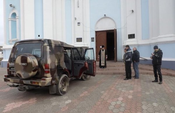 Волинські волонтери відправили бійцям на Схід автомобіль. ФОТО