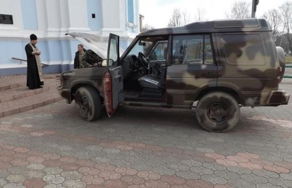 Волинські волонтери відправили бійцям на Схід автомобіль. ФОТО