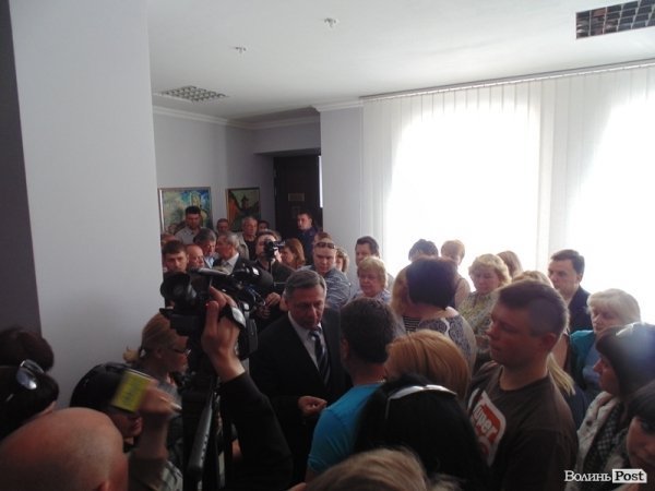 Підприємці з ринків «взяли штурмом» Луцьку міськраду. ФОТО. ВІДЕО