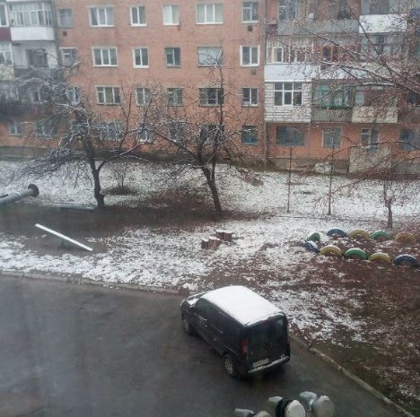 Частину України засипало снігом