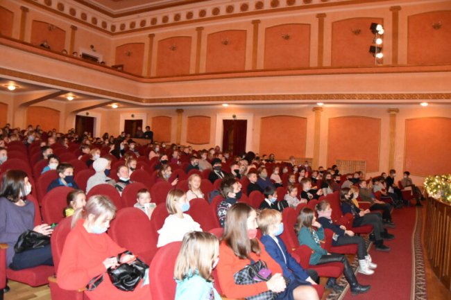 У Луцьку для дітей пільгових категорій влаштували новорічне свято