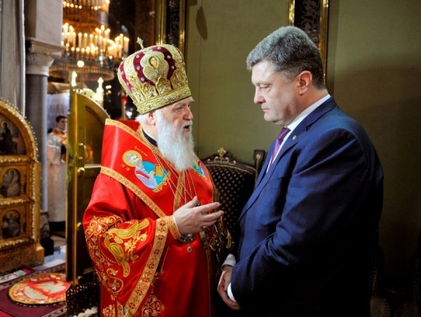 Петро Порошенко на Пасху відвідав храми основних конфесій і привітав віруючих із святом. ФОТО*