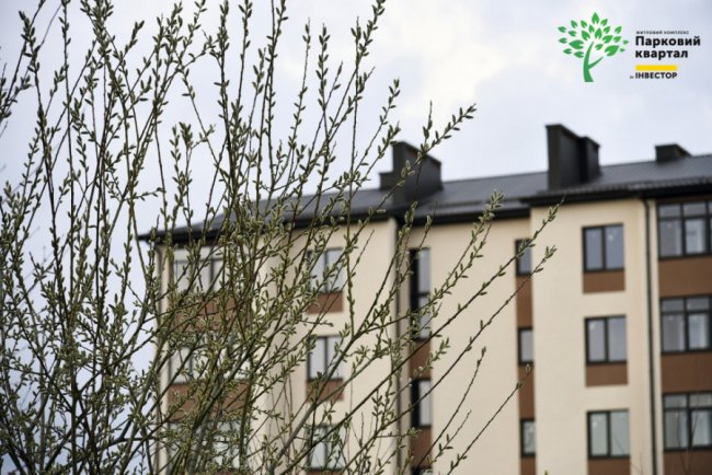 У другому будинку ЖК «Парковий квартал» у Ковелі завершують утеплювати фасад. ФОТО*