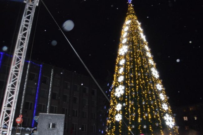 У Ковелі засяяла головна ялинка громади