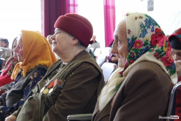 Луцьких ветеранів порадували солодощами