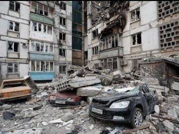 Розбираючи завали у Маріуполі, підірвалися чоловік та дитина