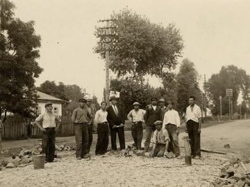 Як будували дороги на Волині 100 років тому. РЕТРОФОТО