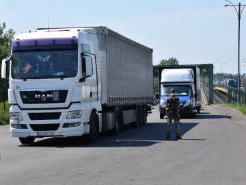 1600  вантажівок планують пропускати за добу через «Ягодин». ФОТО