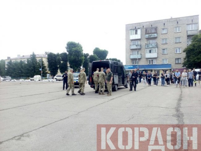 У Володимирі-Волинському провели в останню путь загиблого Іллю Струка. ФОТО