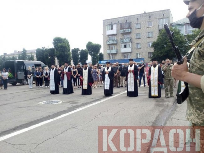 У Володимирі-Волинському провели в останню путь загиблого Іллю Струка. ФОТО