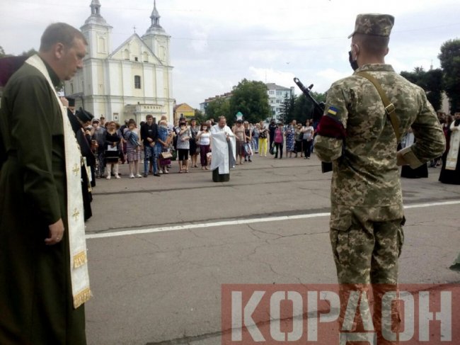 У Володимирі-Волинському провели в останню путь загиблого Іллю Струка. ФОТО