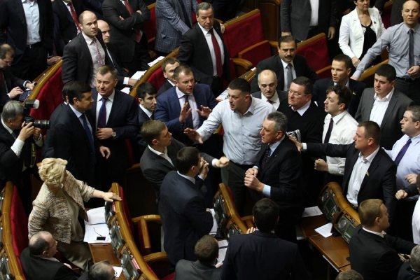 У Раді ‒ знову бійка. ФОТО. ВІДЕО