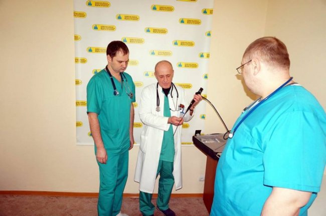 Волинській лікарні благодійники із США передали обладнання 