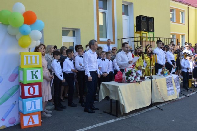 Як у школах Ковеля провели останній дзвоник. ФОТО