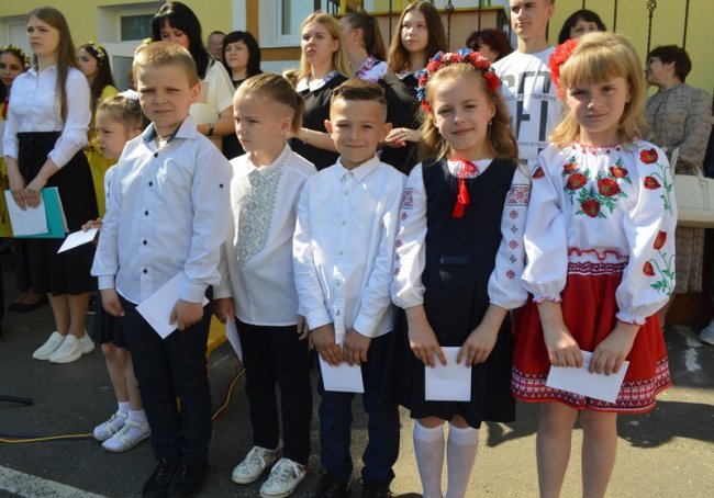 Як у школах Ковеля провели останній дзвоник. ФОТО