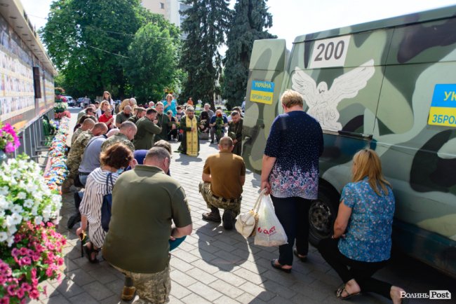 Луцьк попрощався із загиблим на Сході воїном Іллею Струком. ФОТО