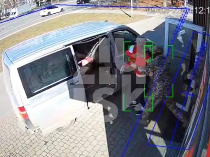 У Луцьку працівника піцерії Hot Pizza мобілізували на робочому місці. ВІДЕО