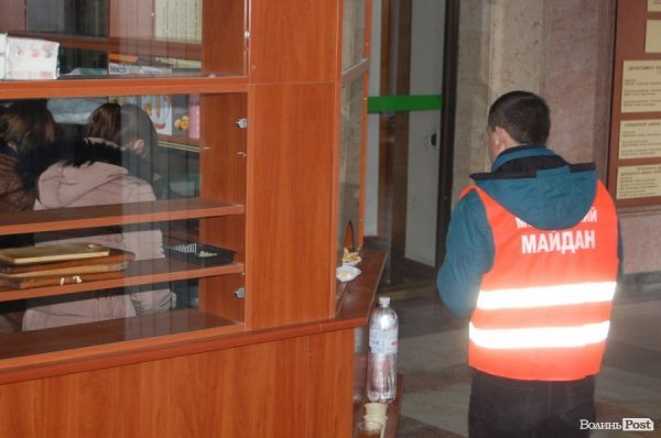 Волинська ОДА: ніч і ранок після штурму. ФОТО