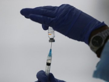 Щеплені CoronaVac українці отримають міжнародне свідоцтво про вакцинацію - Ляшко