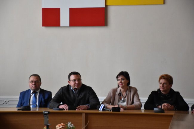 У Луцьку кращих фармацевтів привітали грамотами та квітами. ФОТО