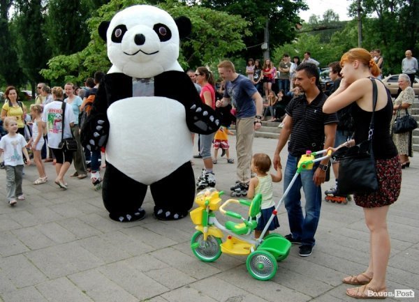 У Луцьку відбувся фестиваль дитячих візочків