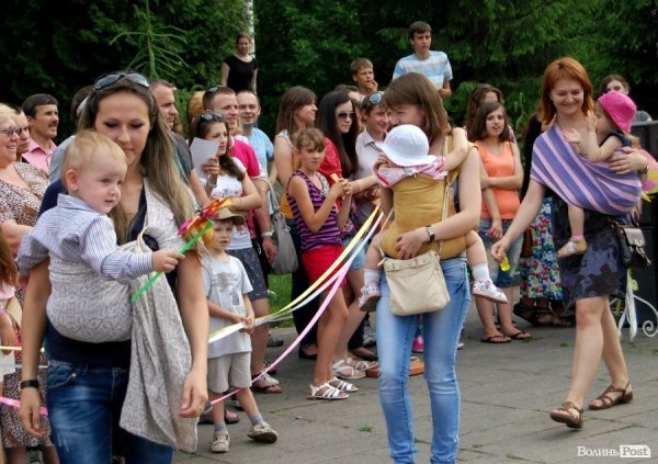 У Луцьку відбувся фестиваль дитячих візочків