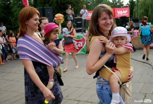 У Луцьку відбувся фестиваль дитячих візочків