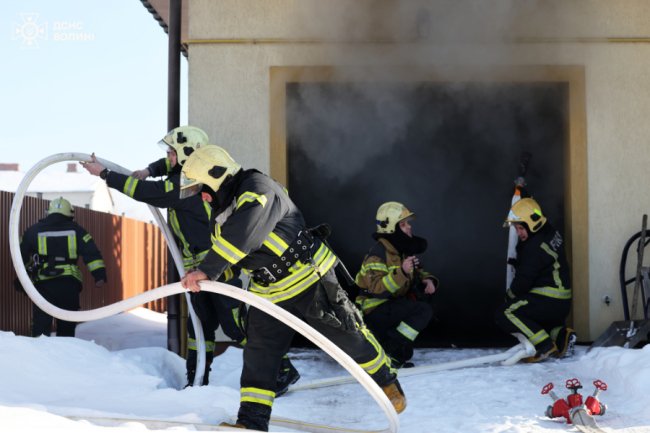 Біля Луцька загорілася котельня приватного будинку