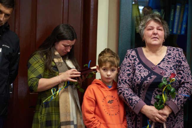 У Луцьку родинам загиблих Героїв вручили державні нагороди