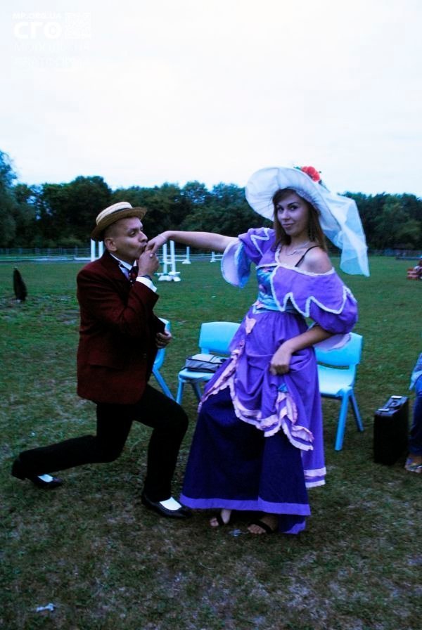 У Луцьку під відкритим небом дивилися «За двома зайцями». ФОТО