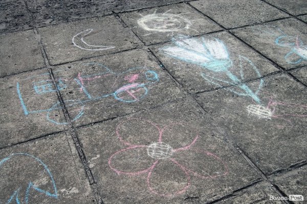 Луцькі депутати Яручик і Ткачук вітали першачків із Днем знань. ФОТО*