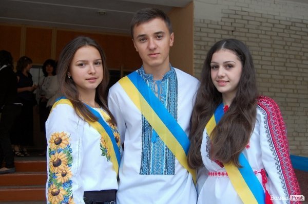 Луцькі депутати Яручик і Ткачук вітали першачків із Днем знань. ФОТО*