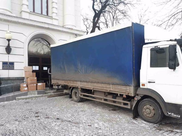 ПриватБанк доставив на Авдіївку гуманітарну допомогу *