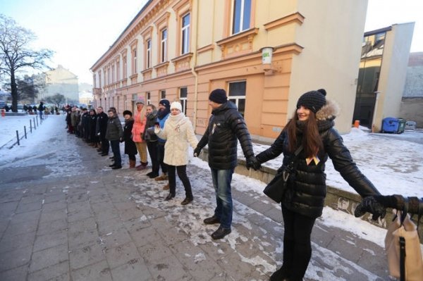 Литва підтримала Євромайдан «живим ланцюгом». ФОТО. ВІДЕО
