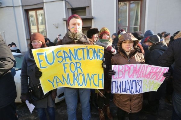 Литва підтримала Євромайдан «живим ланцюгом». ФОТО. ВІДЕО